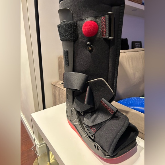 New Knee High Air Cast for Right Foot - Picture 1 of 4